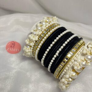 Black velvet Double square Karra gajra  choorian set