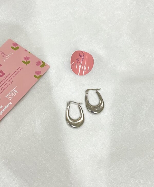 Minimalist Small chunky Hoops