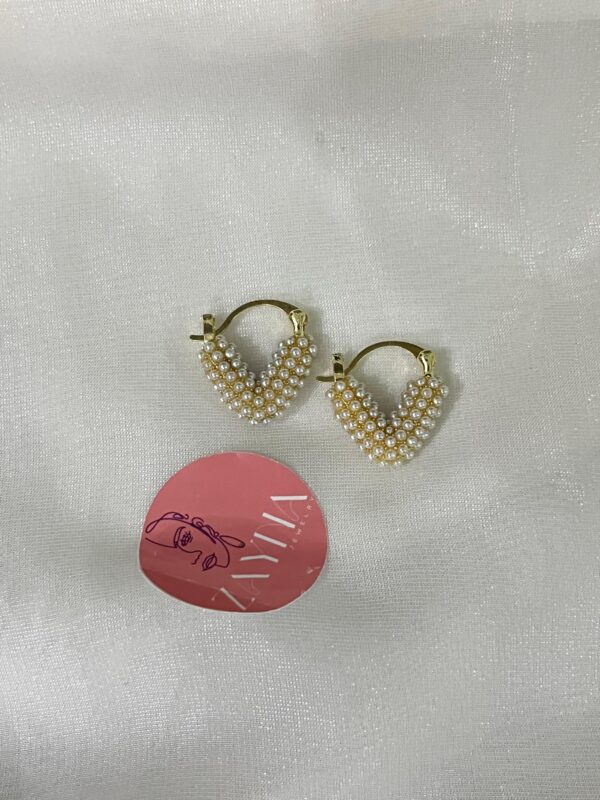 Heart white Golden bead earing